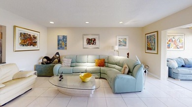 Beautiful Lake views. Nicely appointed rare 3 full Bathrooms, 2 - photo 14