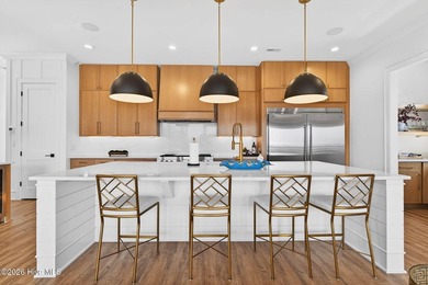 Welcome to 164 E Second Street in Ocean Isle Beach, a stunning - photo 17