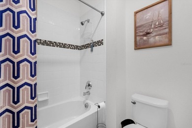 Welcome to this beautifully maintained single-story home - photo 21