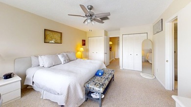 Beautiful Lake views. Nicely appointed rare 3 full Bathrooms, 2 - photo 23