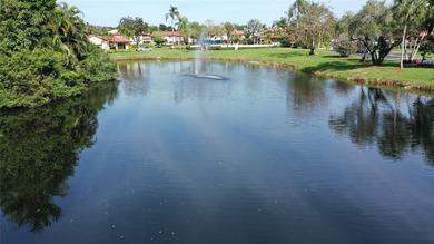 Beautiful Lake views. Nicely appointed rare 3 full Bathrooms, 2 - photo 28
