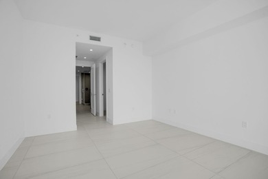 Azure 2501S at Selene, Fort Lauderdale Beach's newest and - photo 31