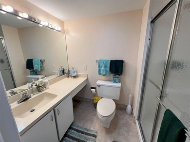 Beautiful Lake views. Nicely appointed rare 3 full Bathrooms, 2 - photo 33
