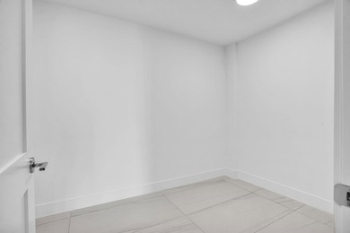 Azure 2501S at Selene, Fort Lauderdale Beach's newest and - photo 33