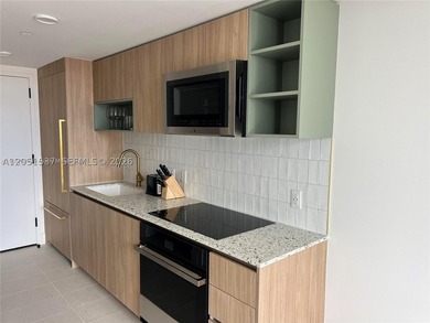 Furnished 1Bed 1bath Apartment in Downtown Miami, Live in the - photo 3