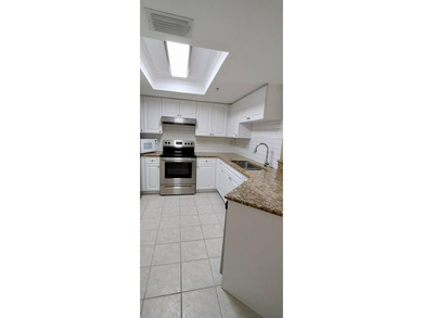 Step into this beautifully renovated 2-bedroom,2-master suite - photo 6