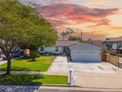 MUST SEE! SINGLE-STORY TURNKEY SANTA ANA HOME! POSSIBLE ADU - photo 1