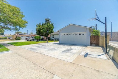 MUST SEE! SINGLE-STORY TURNKEY SANTA ANA HOME! POSSIBLE ADU - photo 5