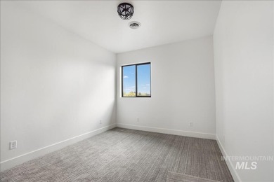Luxury, location and privacy! Located in Twin Falls newest - photo 12