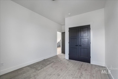 Luxury, location and privacy! Located in Twin Falls newest - photo 13