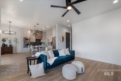 Luxury, location and privacy! Located in Twin Falls newest - photo 30