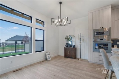 Luxury, location and privacy! Located in Twin Falls newest - photo 31