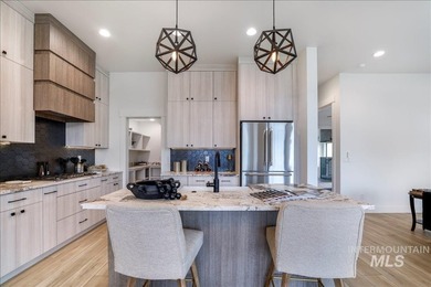 Luxury, location and privacy! Located in Twin Falls newest - photo 33