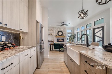 Luxury, location and privacy! Located in Twin Falls newest - photo 36