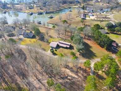 Welcome to tranquil waterfront living in the highly sought-after - photo 5