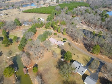 Welcome to tranquil waterfront living in the highly sought-after - photo 9
