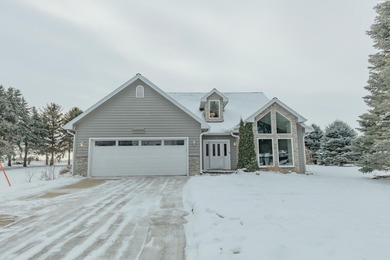 Silver Lake Home For Sale in Lake Park Iowa