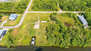Waterfront Opportunity! If you've been searching for a large - photo 1