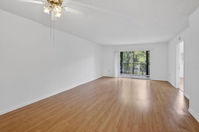 Beautiful and renovated 2 bed/2 bath in this 55+ active senior - photo 15