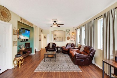 Beautifully maintained 3-bedroom, 2.5-bath townhome with a 1-car - photo 19
