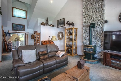 Timeless waterfront retreat with soaring cathedral ceilings, an - photo 20