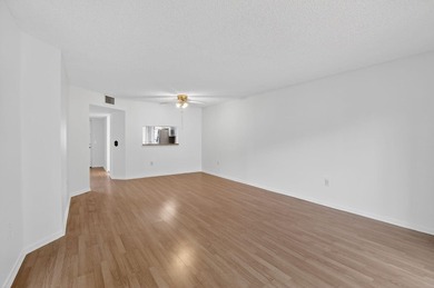 Beautiful and renovated 2 bed/2 bath in this 55+ active senior - photo 20