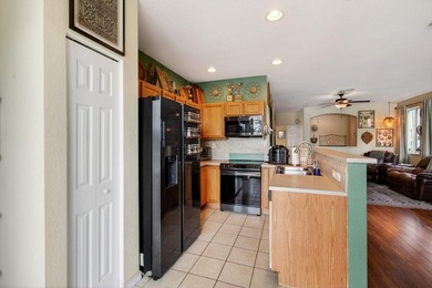 Beautifully maintained 3-bedroom, 2.5-bath townhome with a 1-car - photo 21