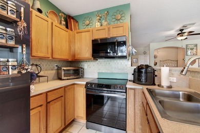 Beautifully maintained 3-bedroom, 2.5-bath townhome with a 1-car - photo 24