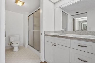 Beautiful and renovated 2 bed/2 bath in this 55+ active senior - photo 25