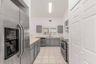 BRAND NEW METAL ROOF 2022! Spacious, well-maintained 3-bedroom - photo 7