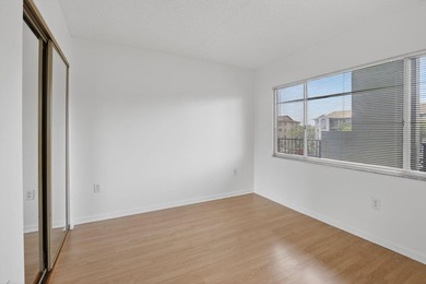 Beautiful and renovated 2 bed/2 bath in this 55+ active senior - photo 28