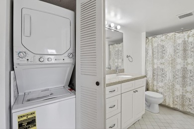Beautiful and renovated 2 bed/2 bath in this 55+ active senior - photo 30