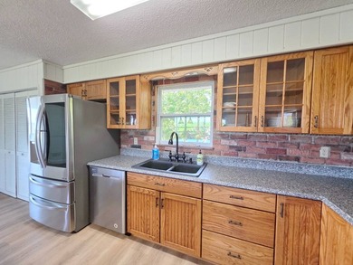 LAKEPORT - WATERFRONT ON BOTH SIDES! Discover this stunning and - photo 31