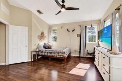 Beautifully maintained 3-bedroom, 2.5-bath townhome with a 1-car - photo 34