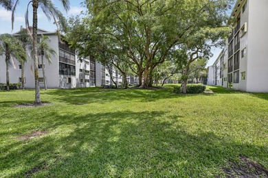 Beautiful and renovated 2 bed/2 bath in this 55+ active senior - photo 35