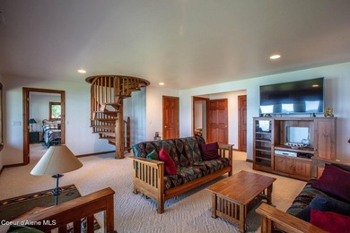 Timeless waterfront retreat with soaring cathedral ceilings, an - photo 40