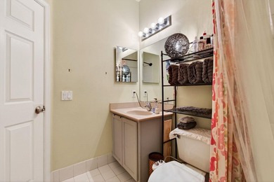 Beautifully maintained 3-bedroom, 2.5-bath townhome with a 1-car - photo 49