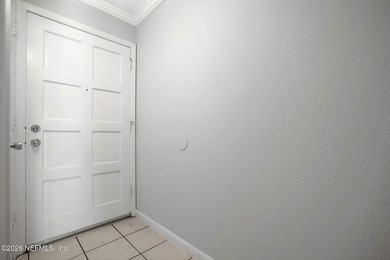 Welcome to easy living in a scenic riverside setting. This - photo 3