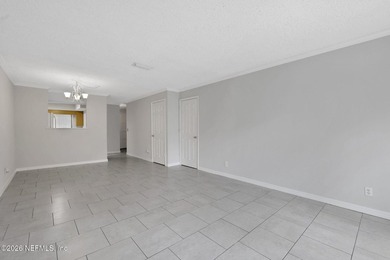 Welcome to easy living in a scenic riverside setting. This - photo 8