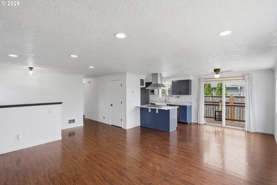 Move-in ready, fully remodeled single-level home in Coos Bay! - photo 4