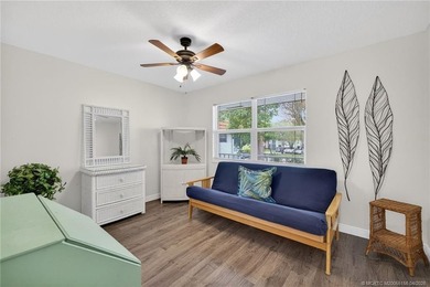 This lovely home has been exquisitely remodeled with a designers - photo 12