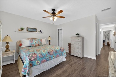 This lovely home has been exquisitely remodeled with a designers - photo 15