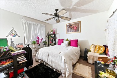 Beautiful 1-story home with 3 bedrooms and 2 bathrooms, perfect - photo 16