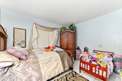 Beautiful 1-story home with 3 bedrooms and 2 bathrooms, perfect - photo 18