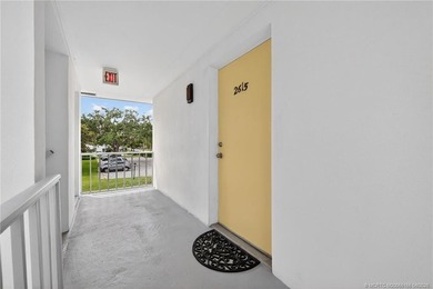 This lovely home has been exquisitely remodeled with a designers - photo 24