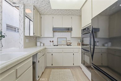 Welcome to 2516 The Strand - a rare oceanfront duplex - photo 32