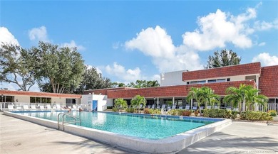 This lovely home has been exquisitely remodeled with a designers - photo 32