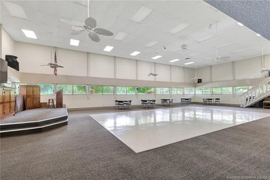 This lovely home has been exquisitely remodeled with a designers - photo 41