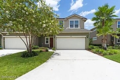 Lake Townhome/Townhouse For Sale in Orange Park, Florida