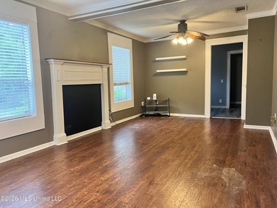 No Flood Zone/ Detached Garage/ Just 1 milet to the beach! Don't - photo 4